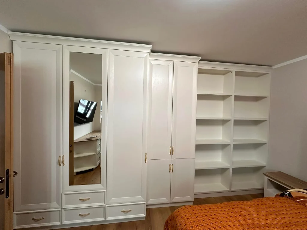 Mobilier dormitor la comanda.jpg